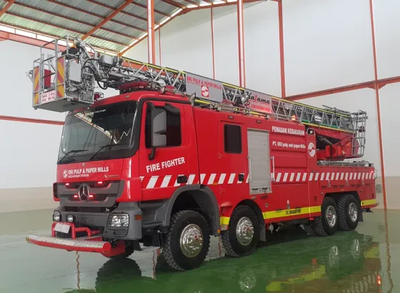 FIRE LADDER TELESCOPIC LADDER 32 M 2 20160913_122338