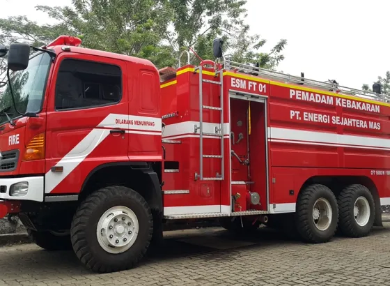 FIRE TRUCK FT 14000-16000 L 2 heavy_fire_truck_10_000__18_000_l_single_cabin_7