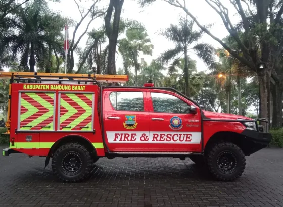 FIRE JEEP FIRE JEEP TOYOTA HILUX 4x4 DOUBLE CABIN 1 ~blog/2022/12/2/5f85f1a7_90ef_4537_8fee_32f471e445f0